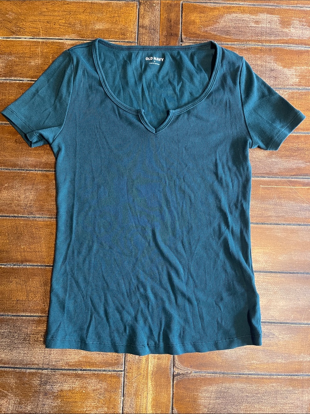 Old Navy Short Sleeve Scoop V-Neck Tee in Teal Green
